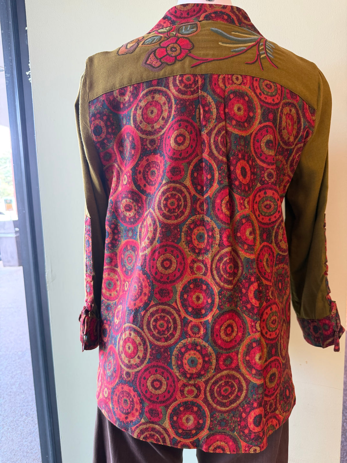 JOHN MARK BUTTON FRONT COLLAR 3/4 SLEEVE - GREEN MULTI