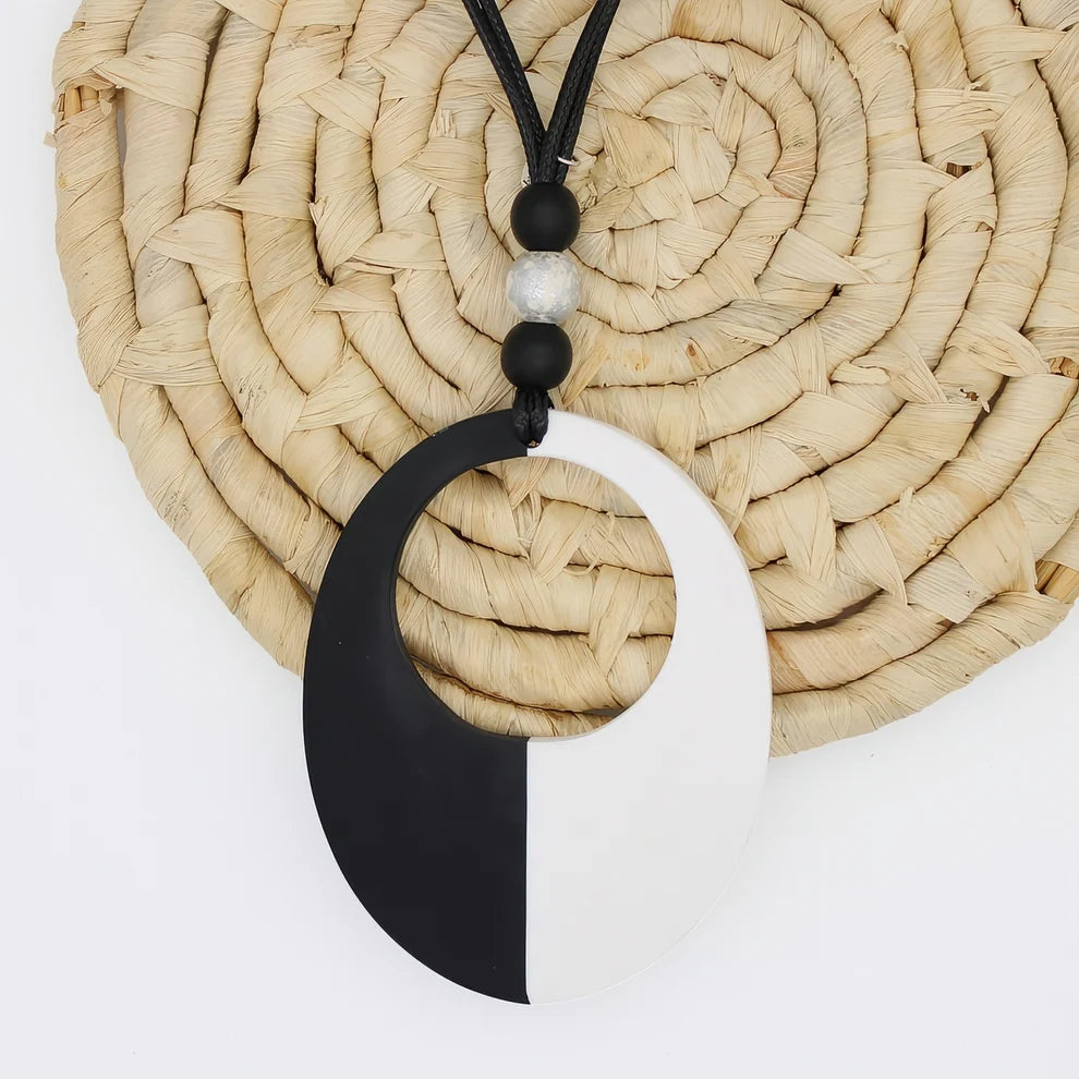 SYLCA DESIGNS OVAL VICTORIA BLACK & WHITE NECKLACE