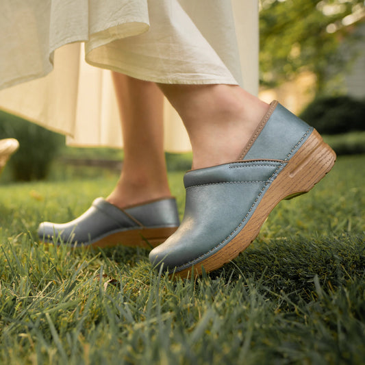 DANSKO PROFESSIONAL CLOG - METALLIC BLUE