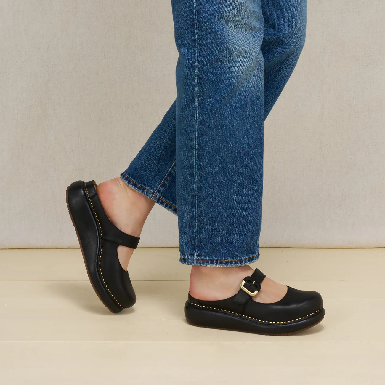 DANSKO KIMBERLY CLOG - BLACK