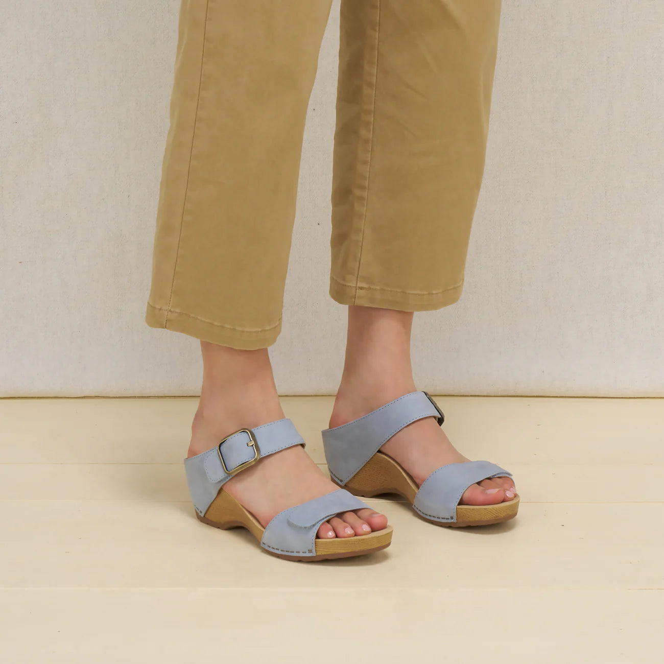 DANSKO TANYA - NUBUCK SKY BLUE