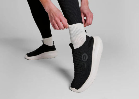 OOFOS OOMY ZEN - BLACK & WHITE