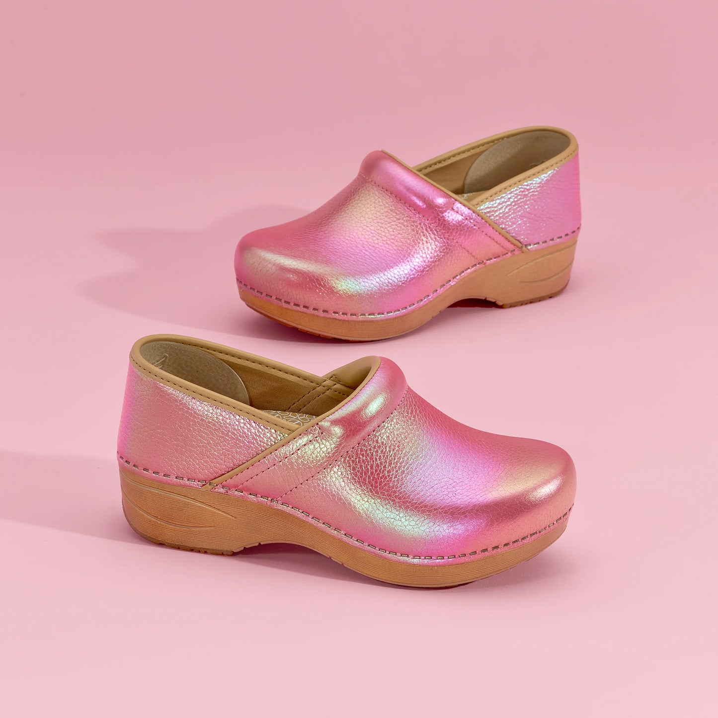 DANSKO XP 2.0 CLOG - IRIDESCENT PINK