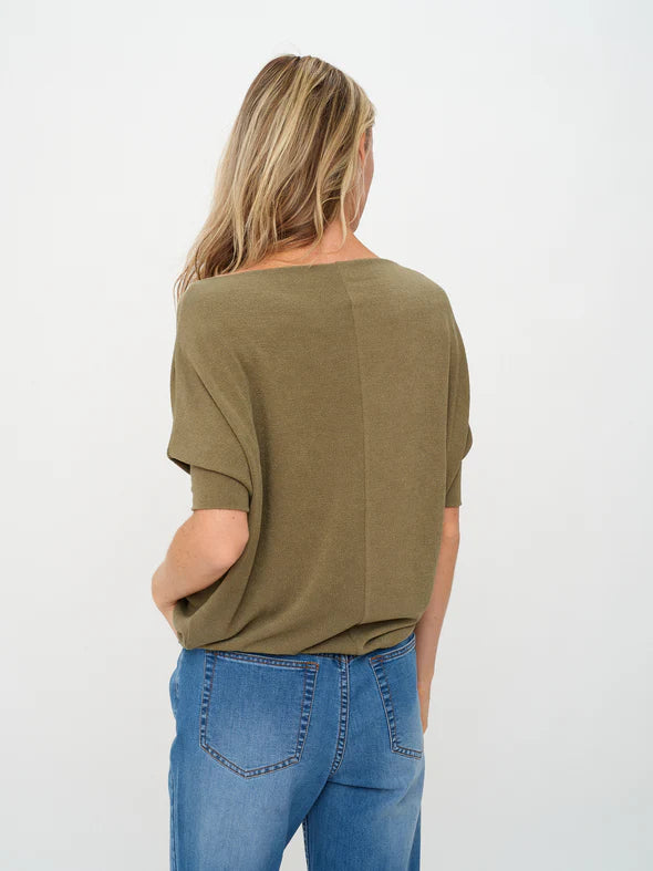 SIX/FIFTY SHORT-SLEEVE ANYWHERE TOP - OLIVE