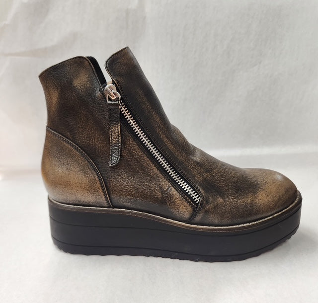SILENT D NENE - SMOKEY BLACK LEATHER