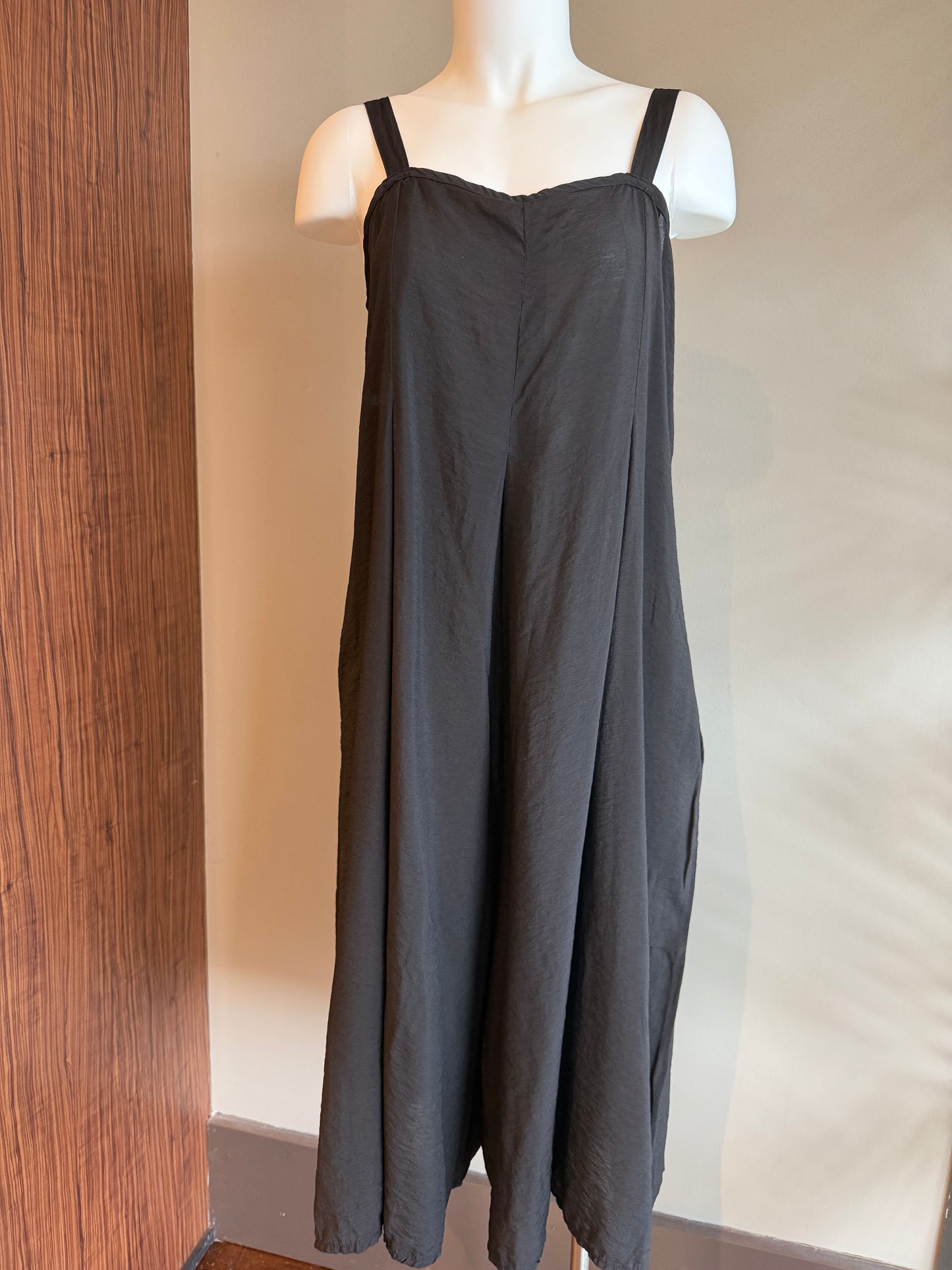 CUT LOOSE RAY PARA CROP JUMPSUIT - BLACK
