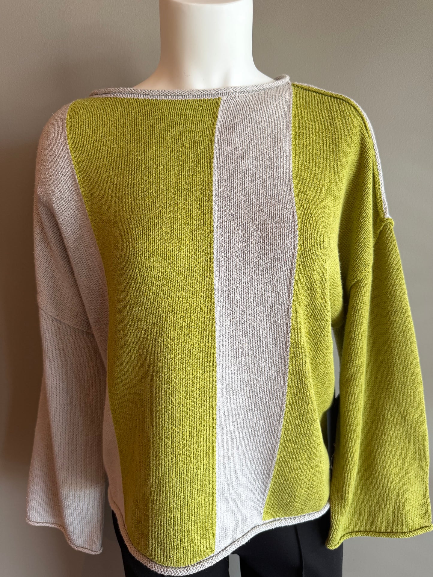 OLIVIA BY HABITAT VERTICAL VIBES PULLOVER - PEAR