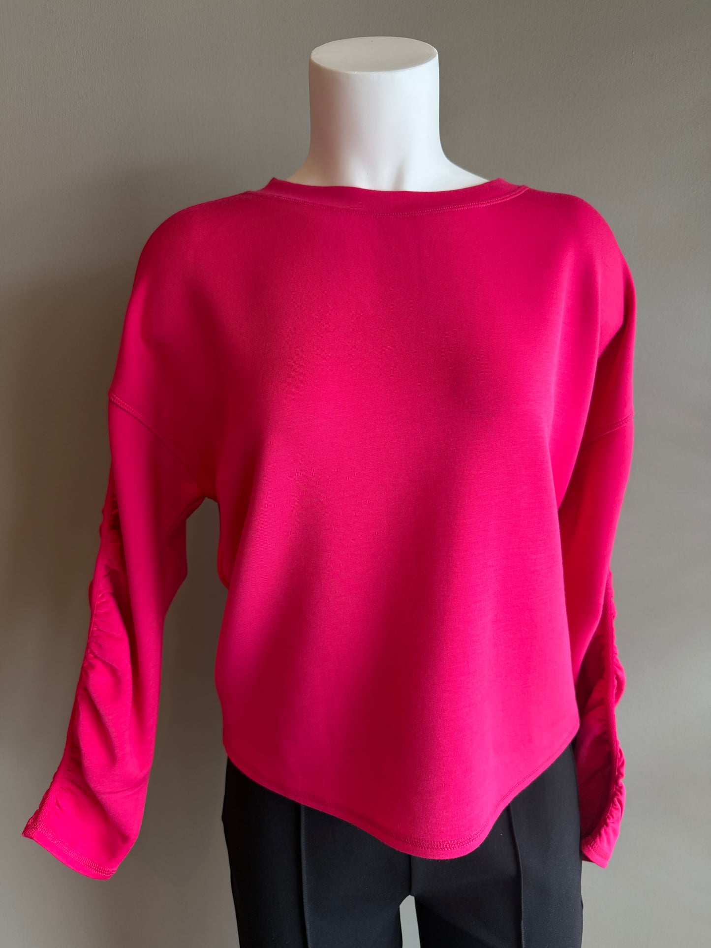 OLIVIA BY HABITAT FEATHERLUX KNIT SOLID TOP - MAGENTA