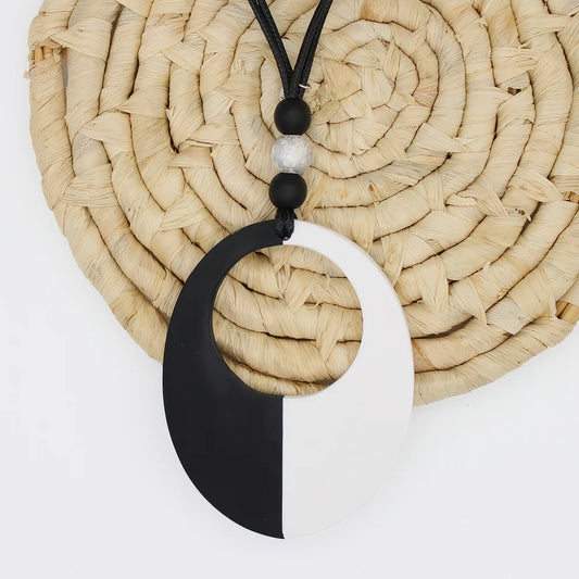 SYLCA DESIGNS OVAL VICTORIA BLACK & WHITE NECKLACE