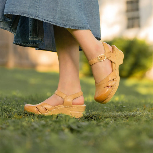 DANSKO MARGRETA MARY JANE CLOG - HONEY