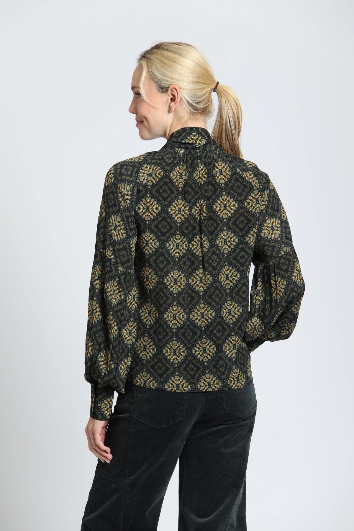 APNY BLOUSE WITH TIE DETAIL - GREEN MULTI