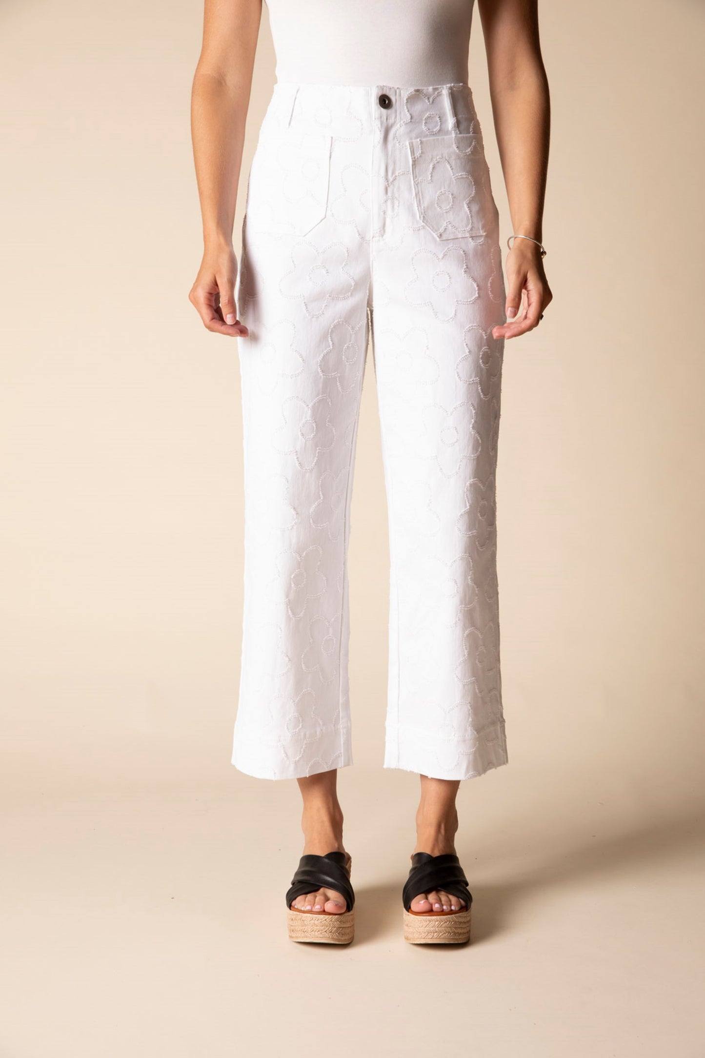 HABITAT ETCHED FLOWER CROP JEAN - WHITE